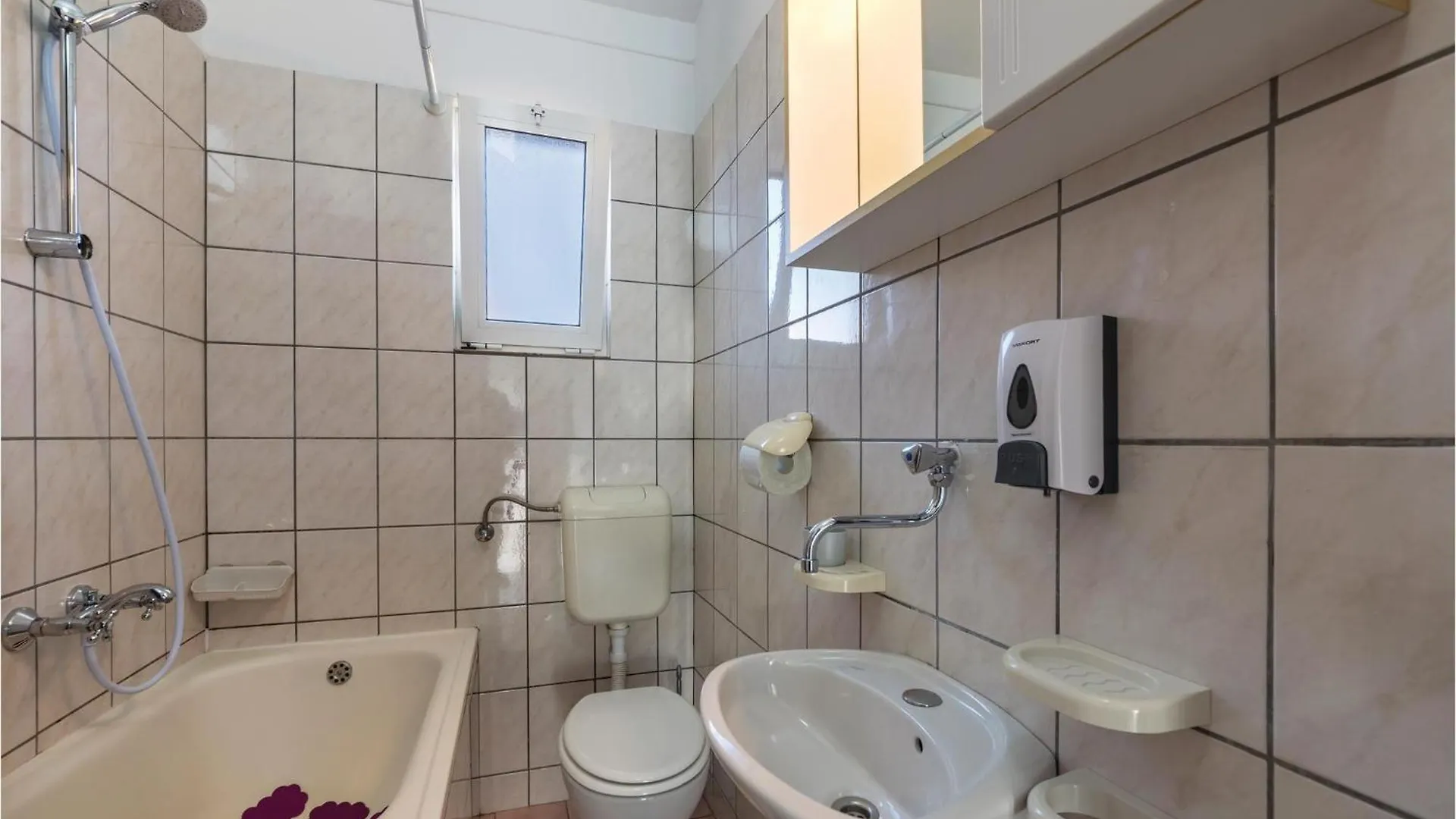 Awesome Apartment In Fazana With Wifi